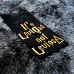 Camiseta LeviOsa not LevisA  *Bordado Dorado