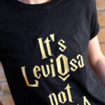 Camiseta LeviOsa not LevisA  *Bordado Dorado