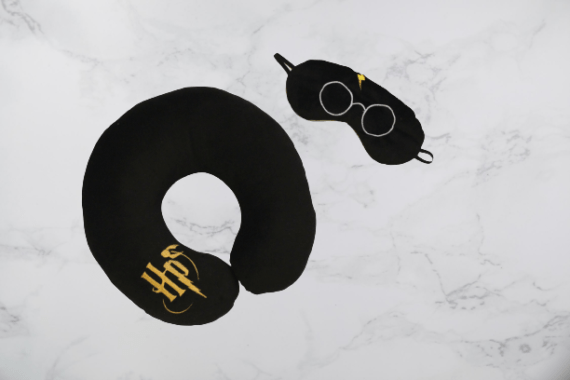 Cojin cuello HARRY POTTER + antifaz de regalo