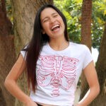 Camiseta Hasta los huesos * Croptop Bordado Dama